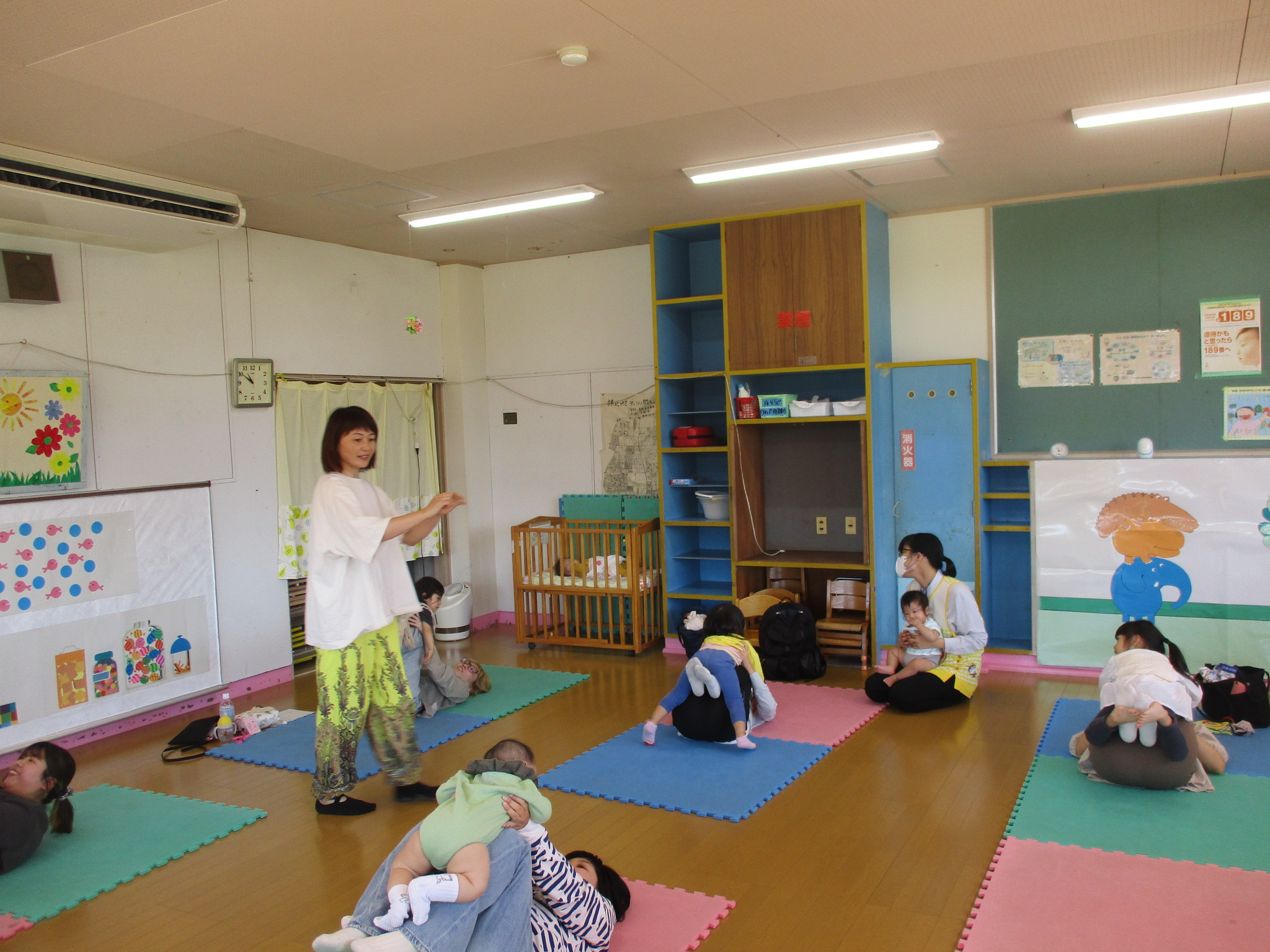 親子ヨガ