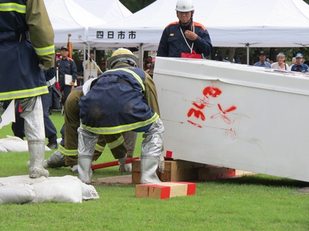 倒壊重量物の下敷き要救助者救助