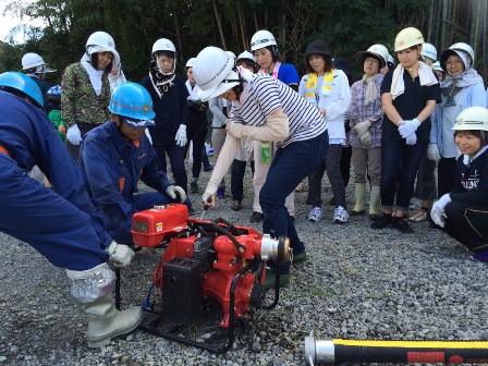 可搬式ポンプ取り扱い指導2 