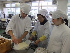 豆腐づくり講座の様子2