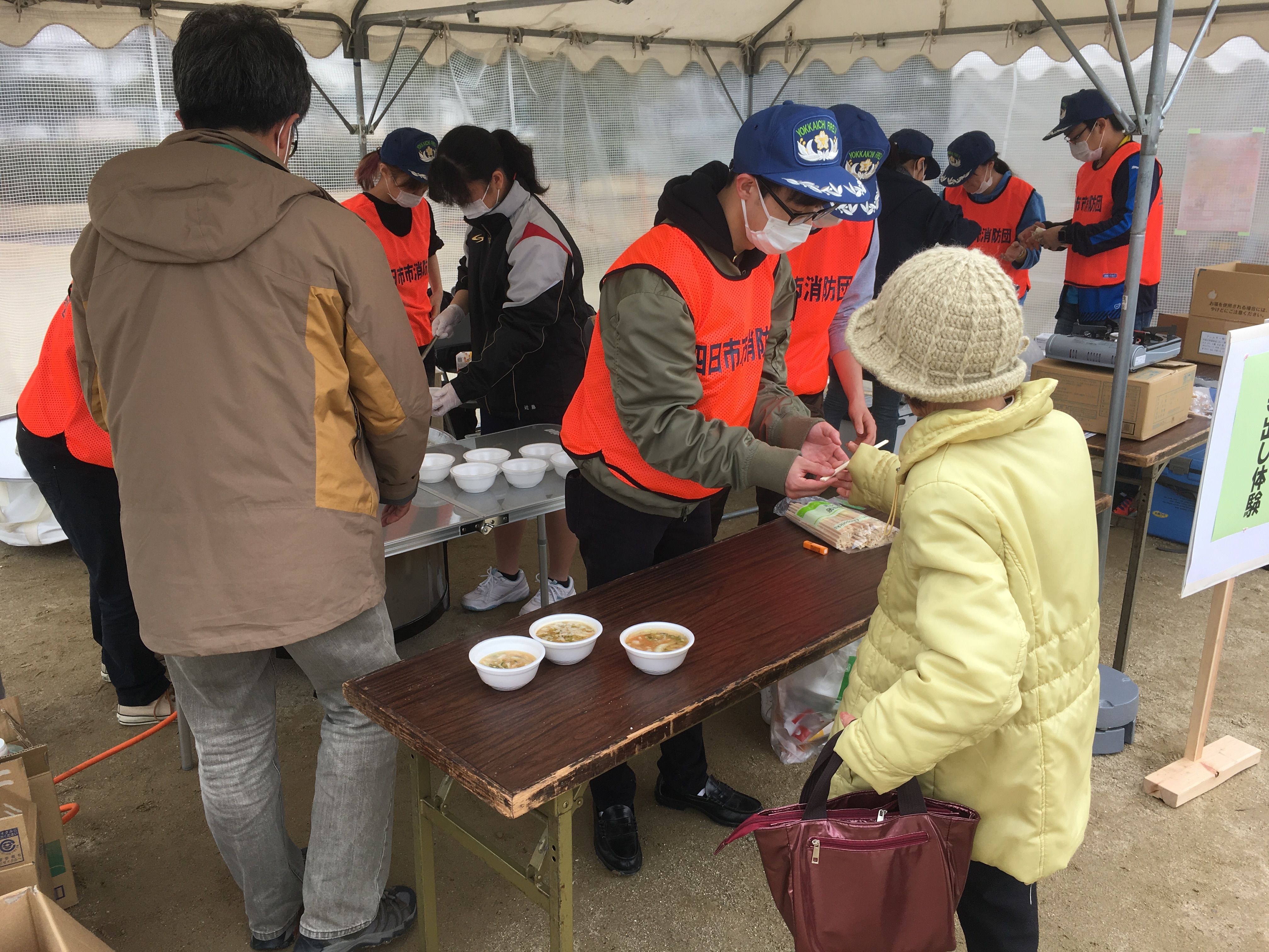 学生機能別団員による炊き出し訓練