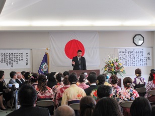 四日市医師会看護専門学校卒業式画像