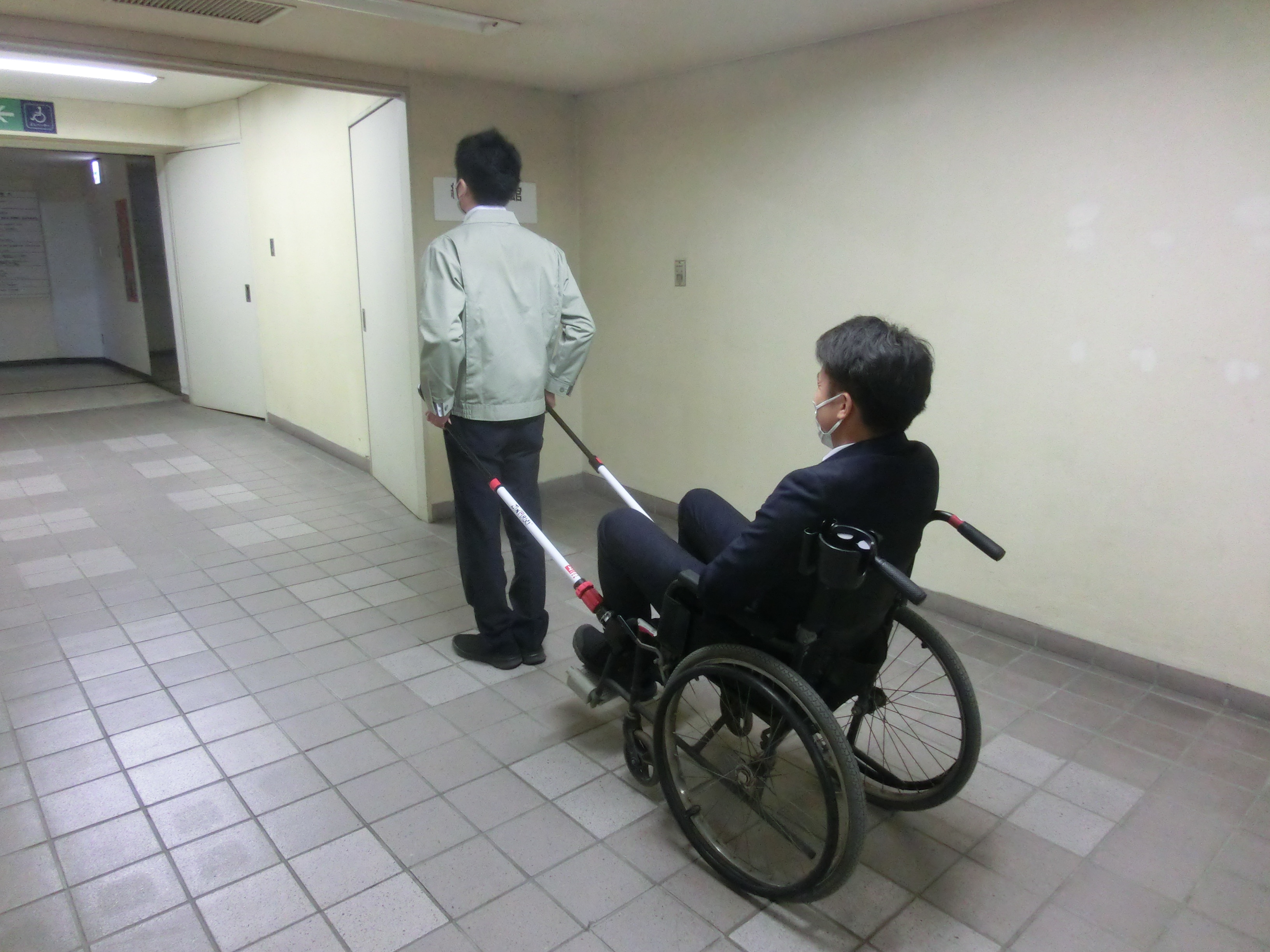 けん引式車いす補助装置その２