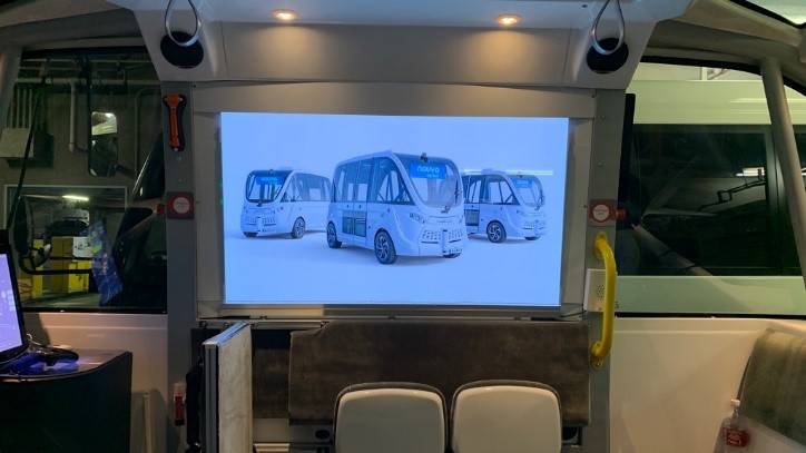 自動運転　車内モニター2