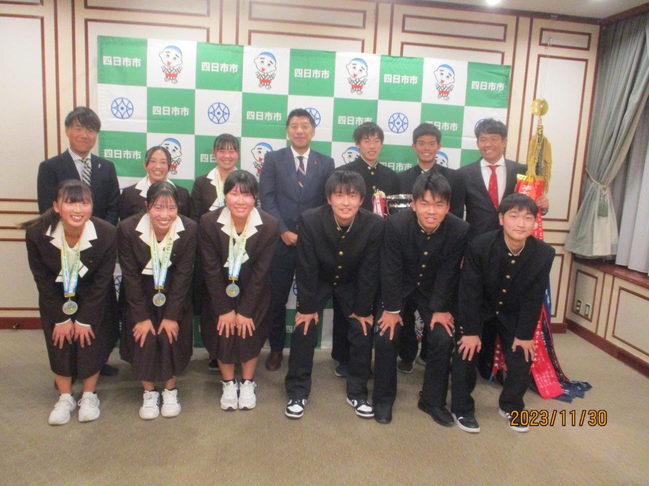 20231130　全国選抜高校テニス大会・全国高等学校総合体育大会テニス競技大会出場選手表敬訪問