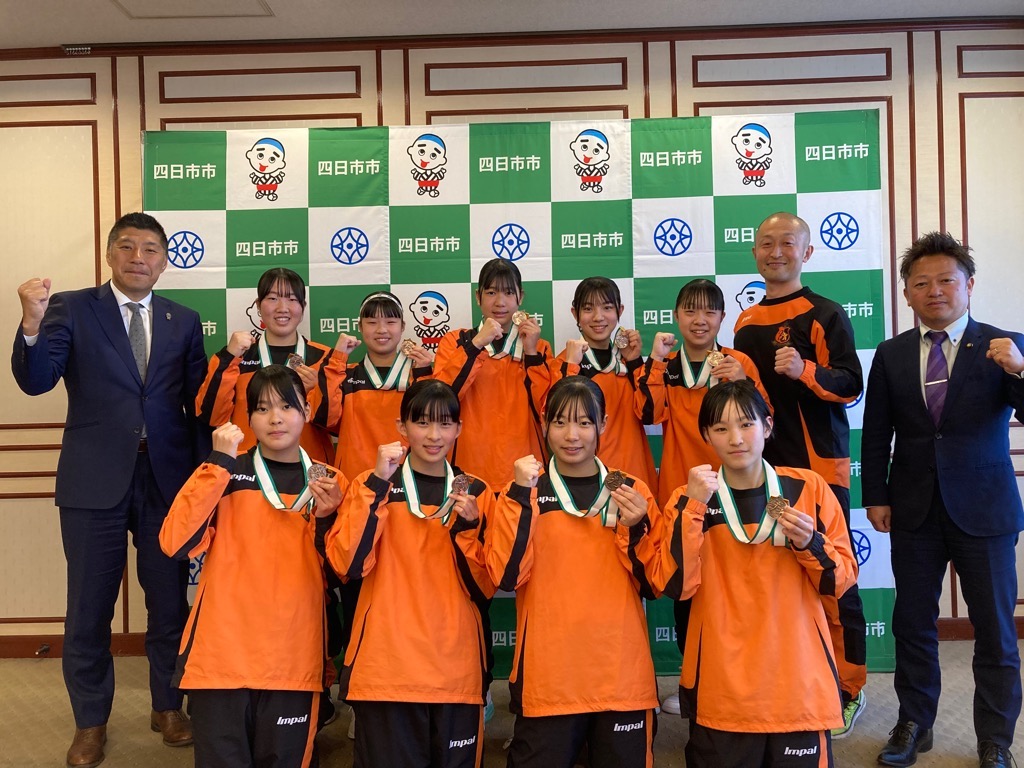 20240409　ヴィアティン三重バンドボール表敬訪問.jpg