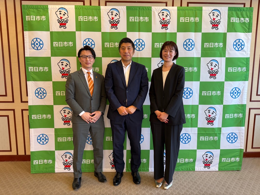 20250528　ヴィアティン三重バレー表敬訪問.jpg