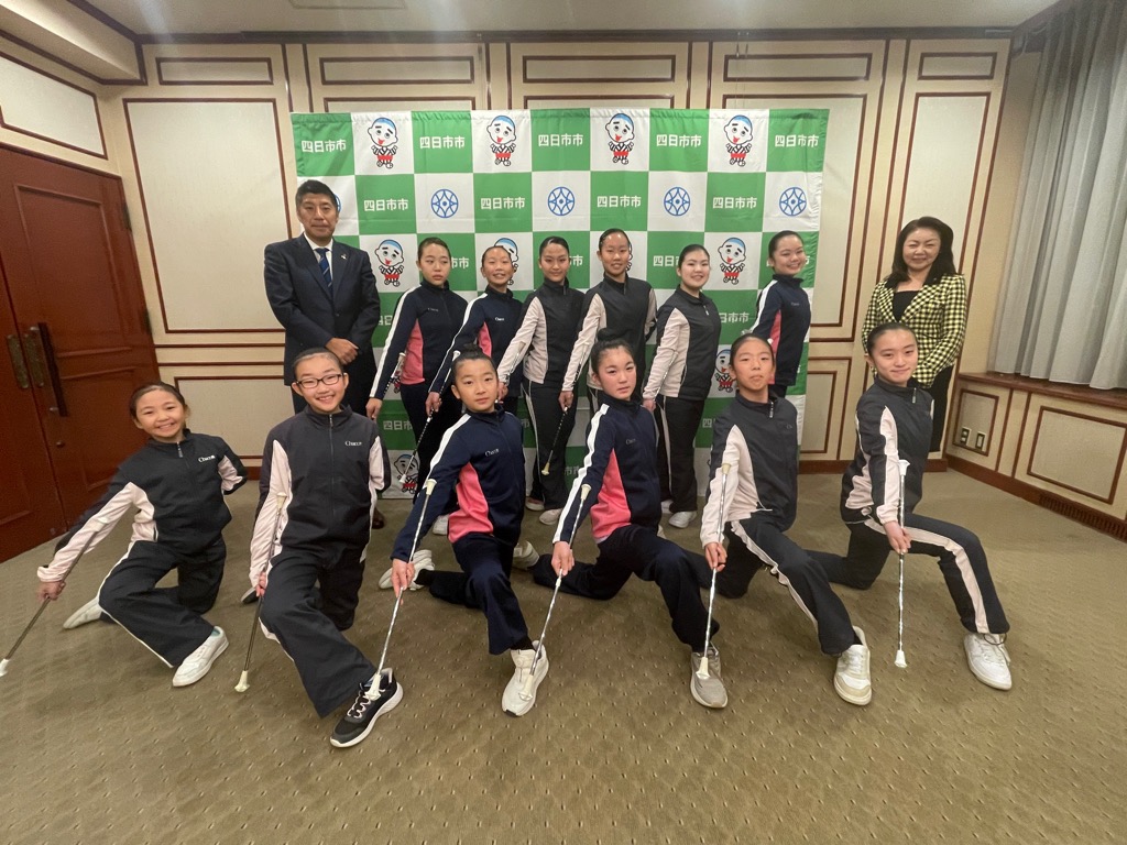 20251205　バトントワーリング全国大会出場表敬訪問.jpg
