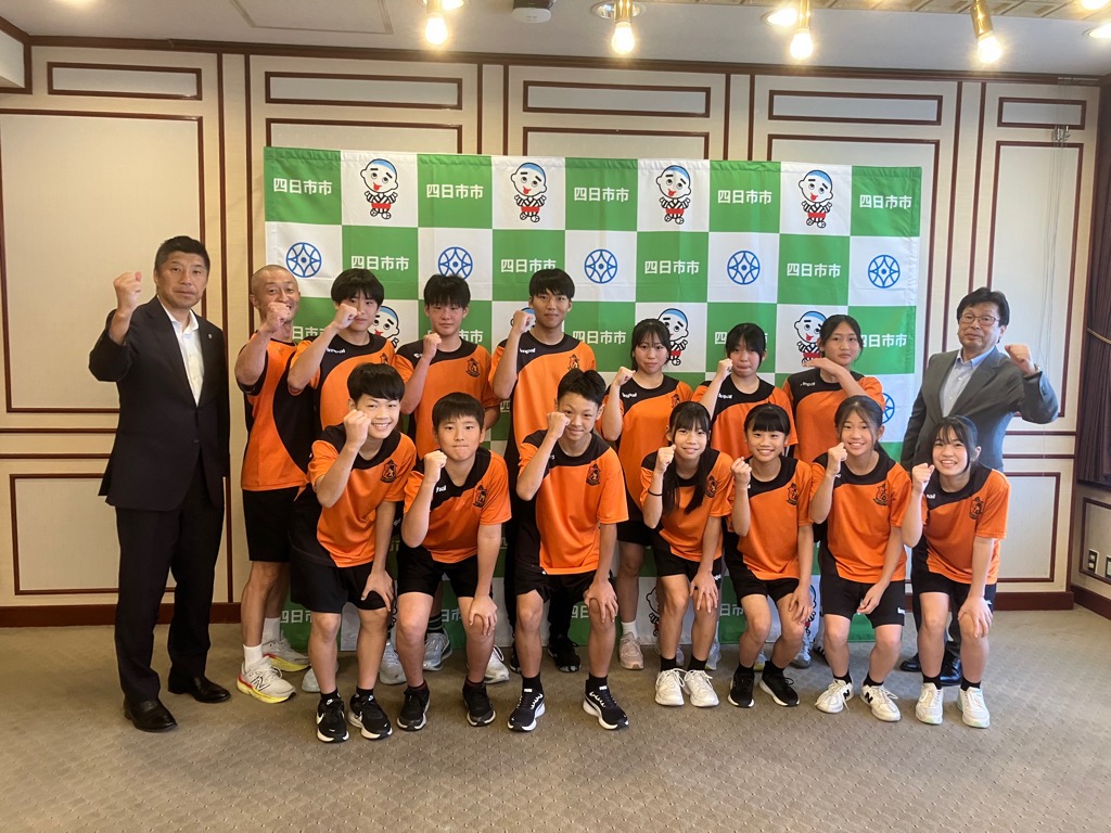 20260721 ヴィアティン三重ハンドボール表敬訪問.jpg